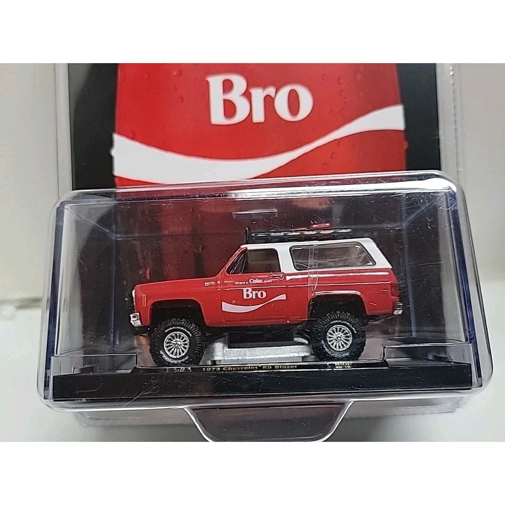 M2 Machines Coca-Cola Share a Coke With Bro 1973 Chevrolet‎ K5 Blazer A58 Red